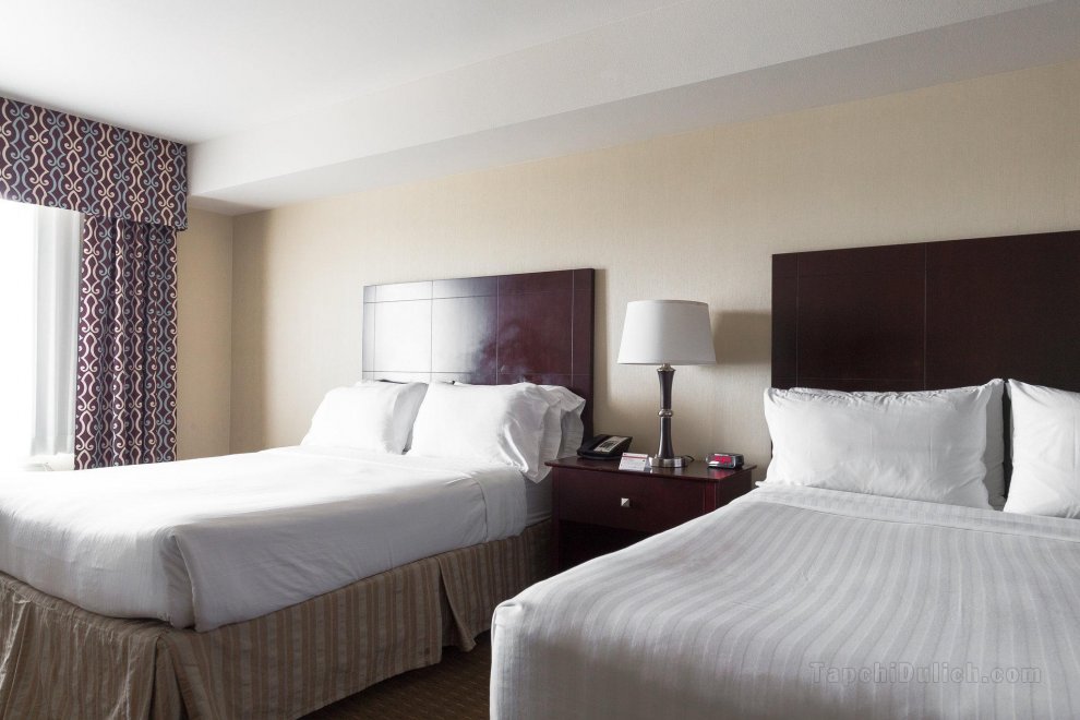 Khách sạn Holiday Inn Express & Suites Lynnwood