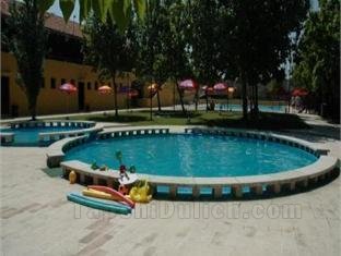 Hostal - Bungalows Camping Caceres