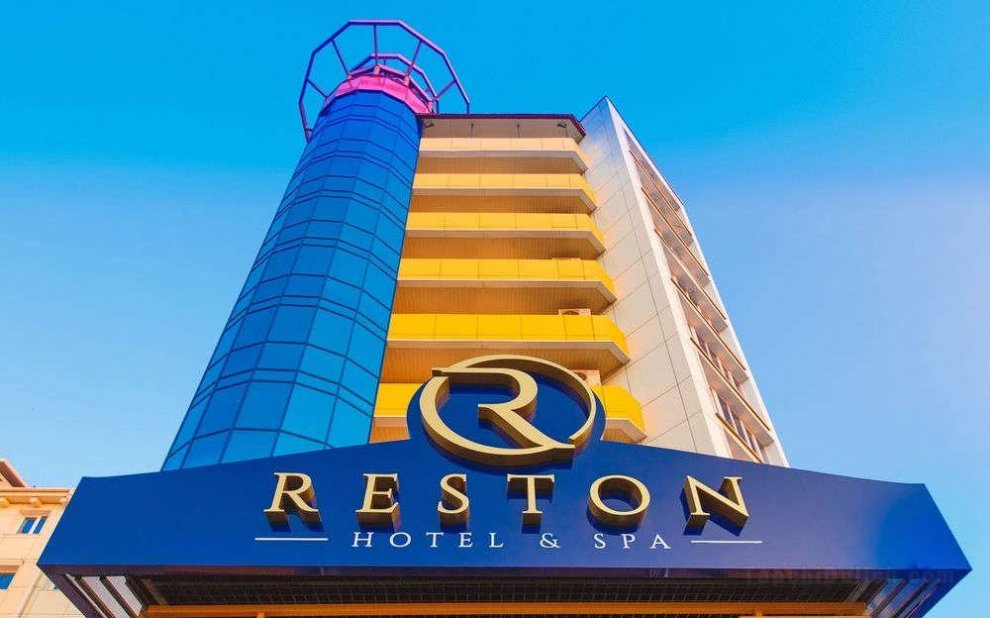 Khách sạn RESTON & Spa