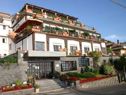 Khách sạn Primavera Dell'Etna
