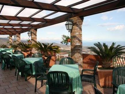 Khách sạn Primavera Dell'Etna