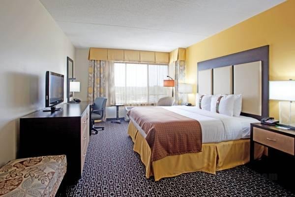Holiday Inn & Suites Columbia-Airport