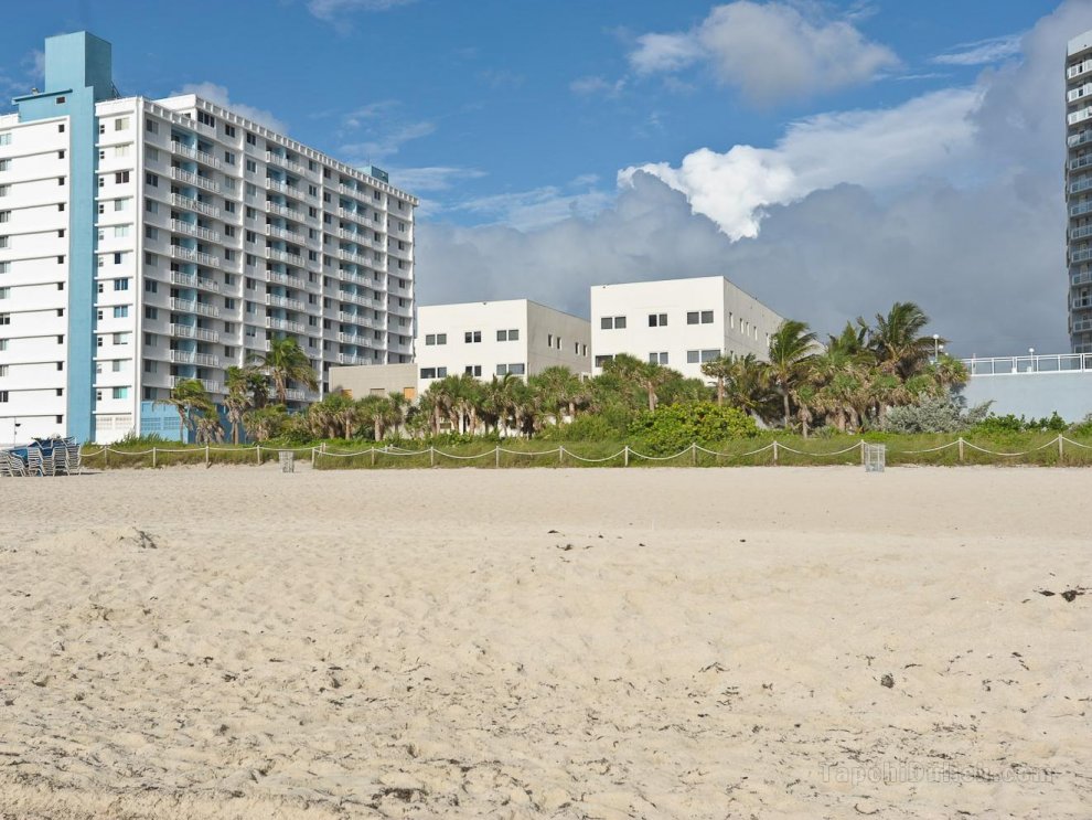 Crystal Beach Suites Oceanfront  Hotel