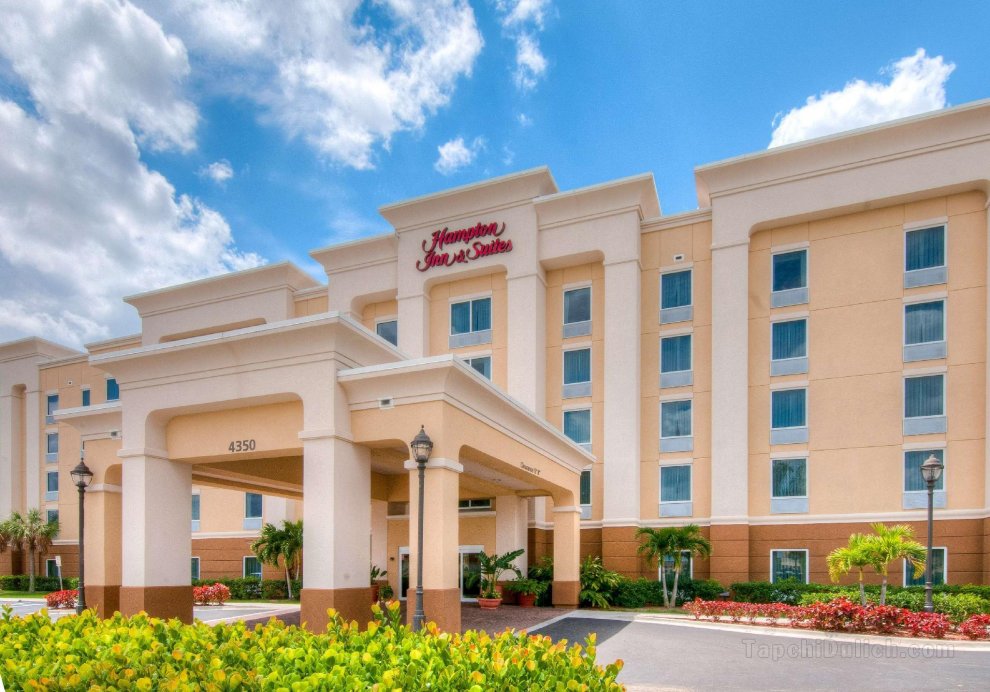 Hampton Inn And Suites Fort Myers Colonial Boulevard
