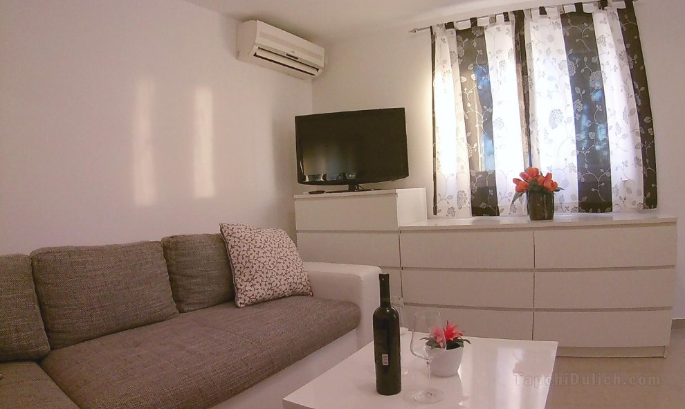 Apartment near Old Town Dubrovnik with terrace