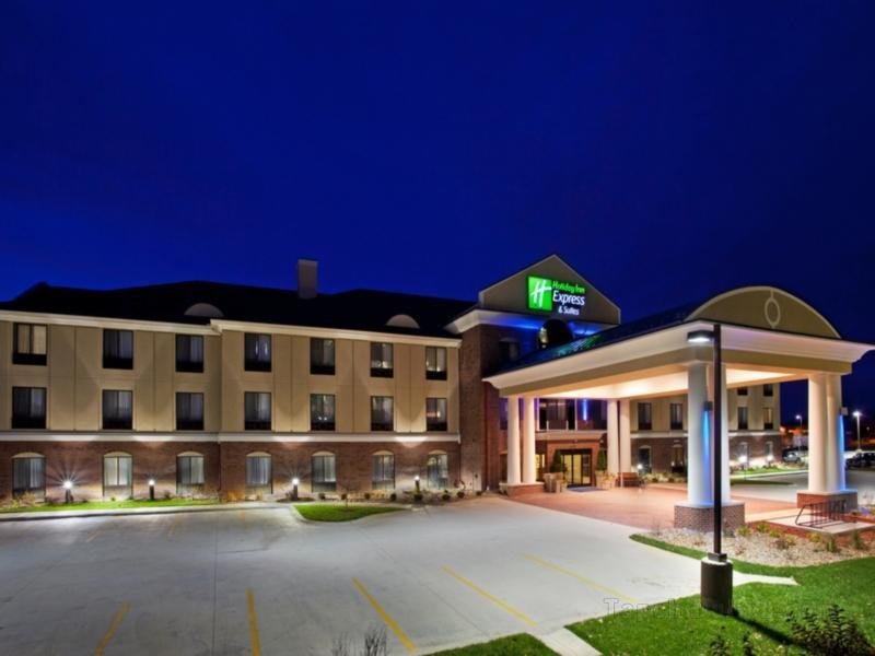 Khách sạn Holiday Inn Express & Suites East Lansing