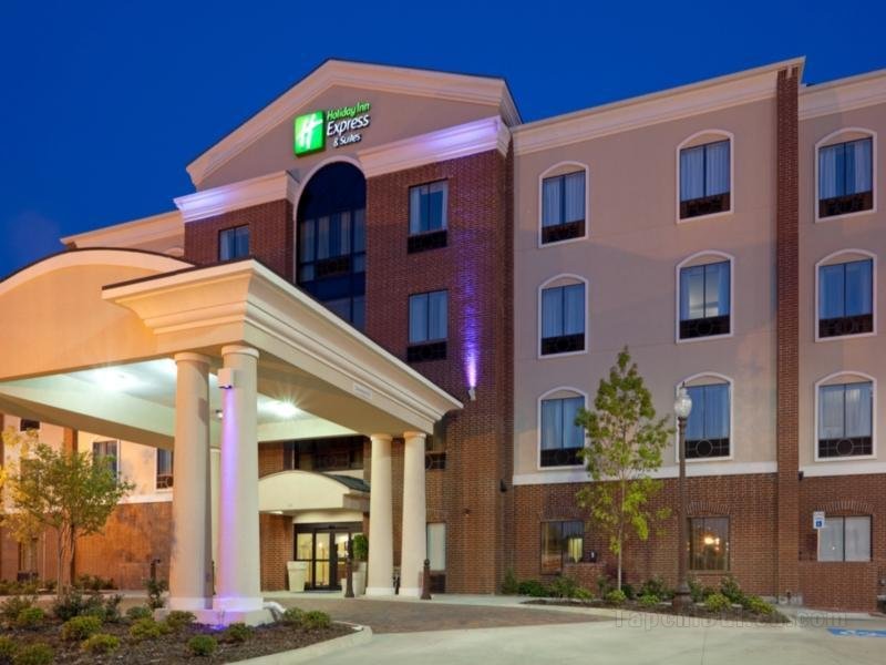 Khách sạn Holiday Inn Express & Suites Ennis