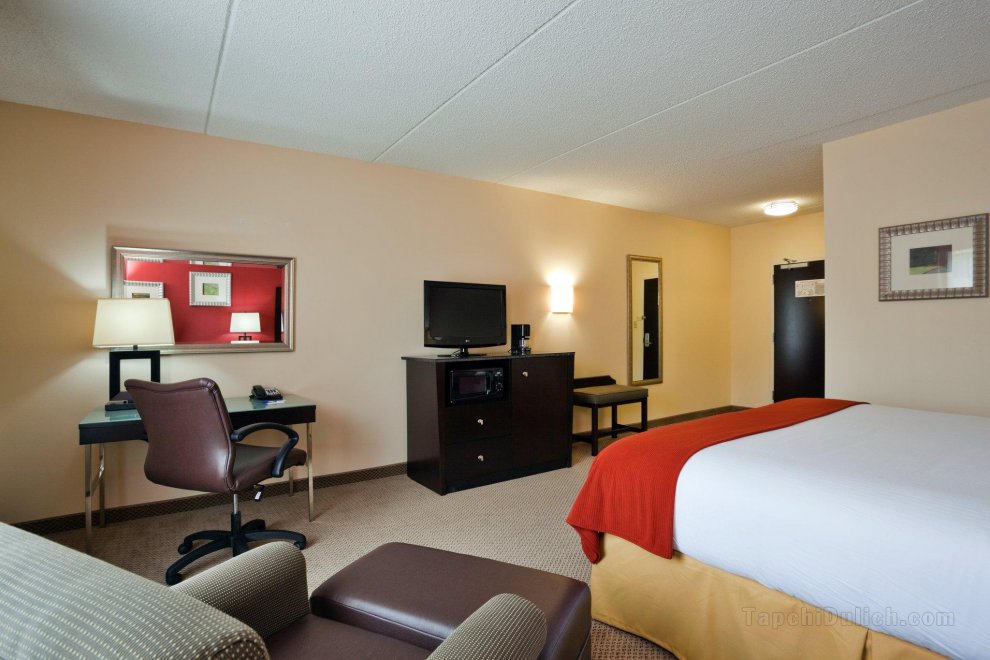 Khách sạn Holiday Inn Express & Suites Kodak East-Sevierville