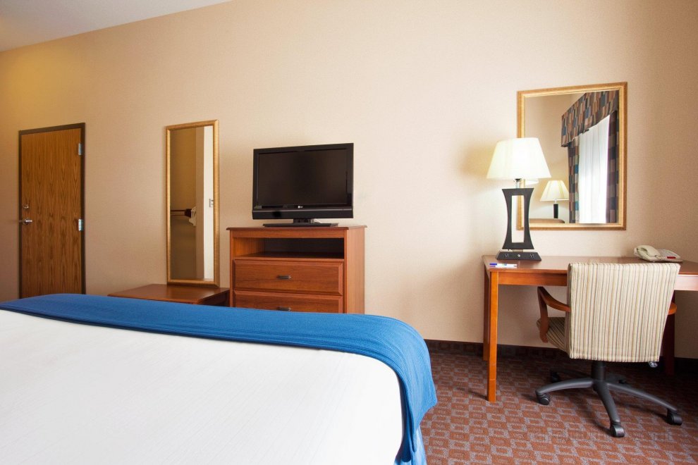 Khách sạn Holiday Inn Express & Suites Morris