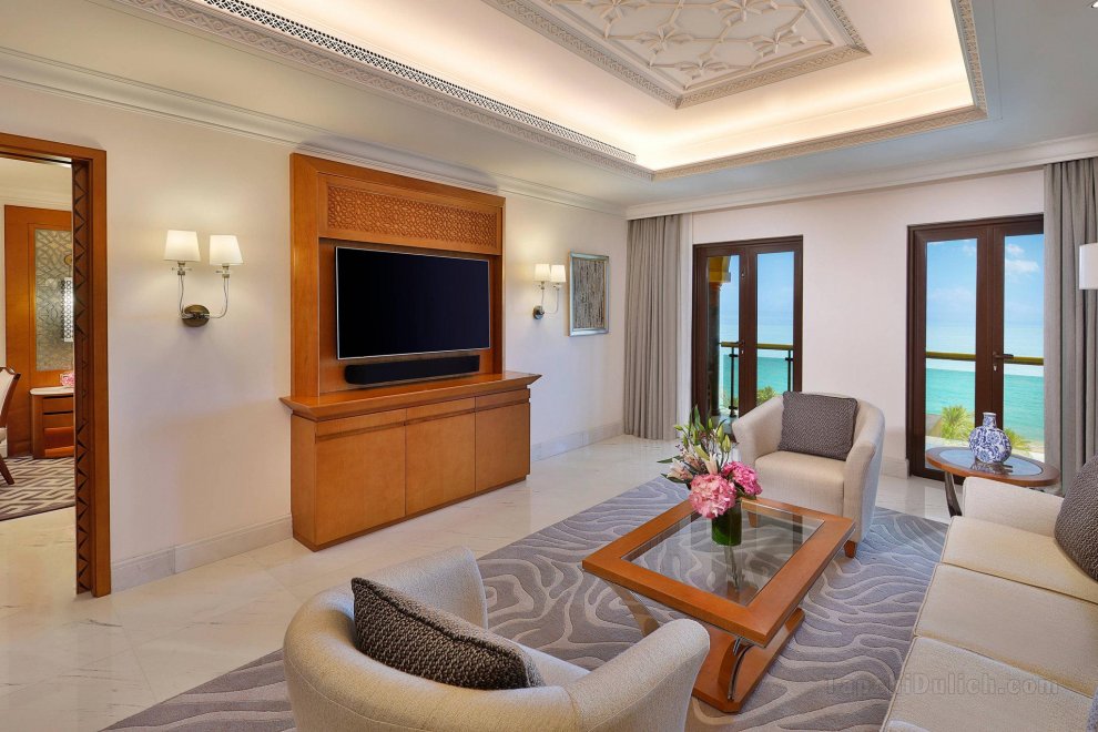 Khách sạn Al Bustan Palace, A Ritz-Carlton