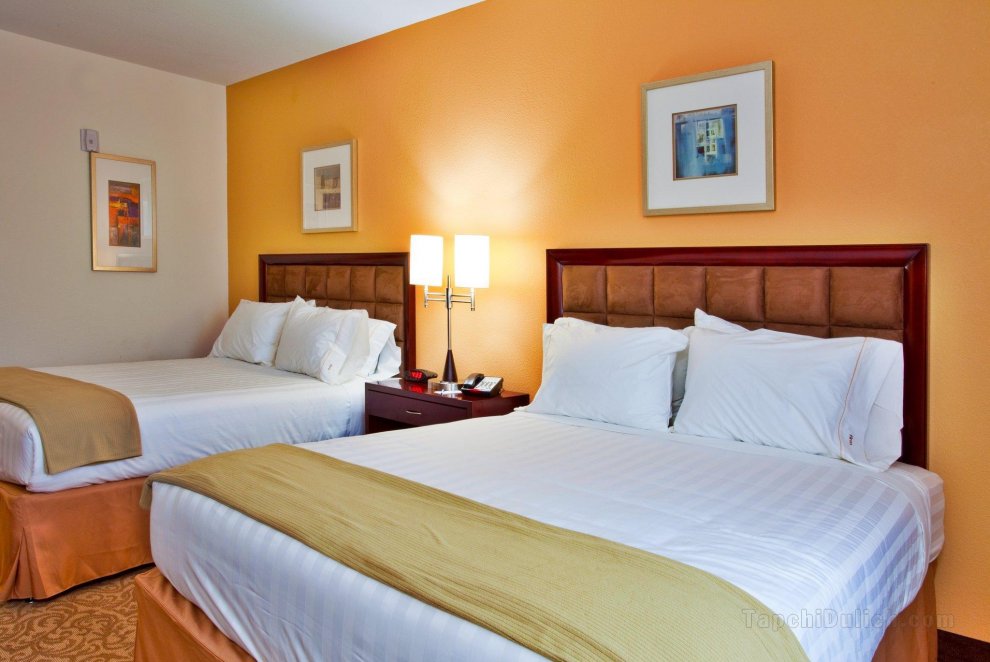 Khách sạn Holiday Inn Express & Suites Brooksville-I-75