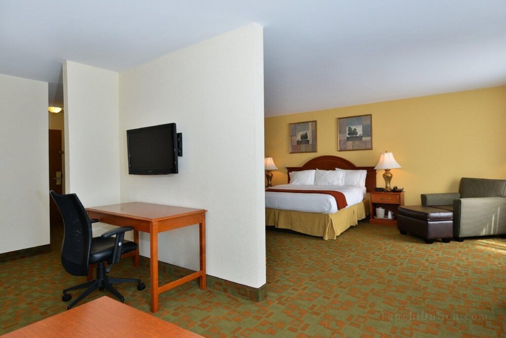 Khách sạn Holiday Inn Express & Suites Petersburg/Dinwiddie