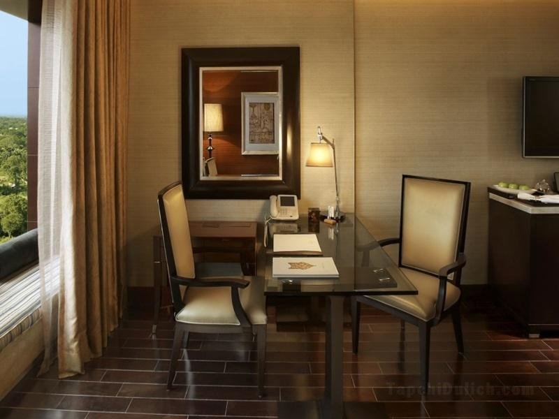 Khách sạn The Leela Ambience Gurugram & Residences
