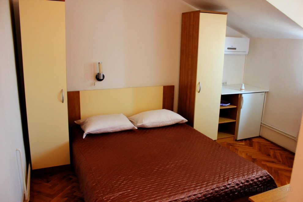 Traditional room for two people in Vodice
