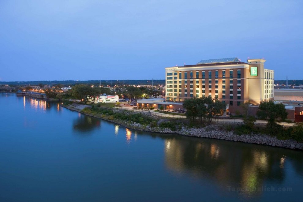 Khách sạn Embassy Suites East Peoria & Riverfront Co