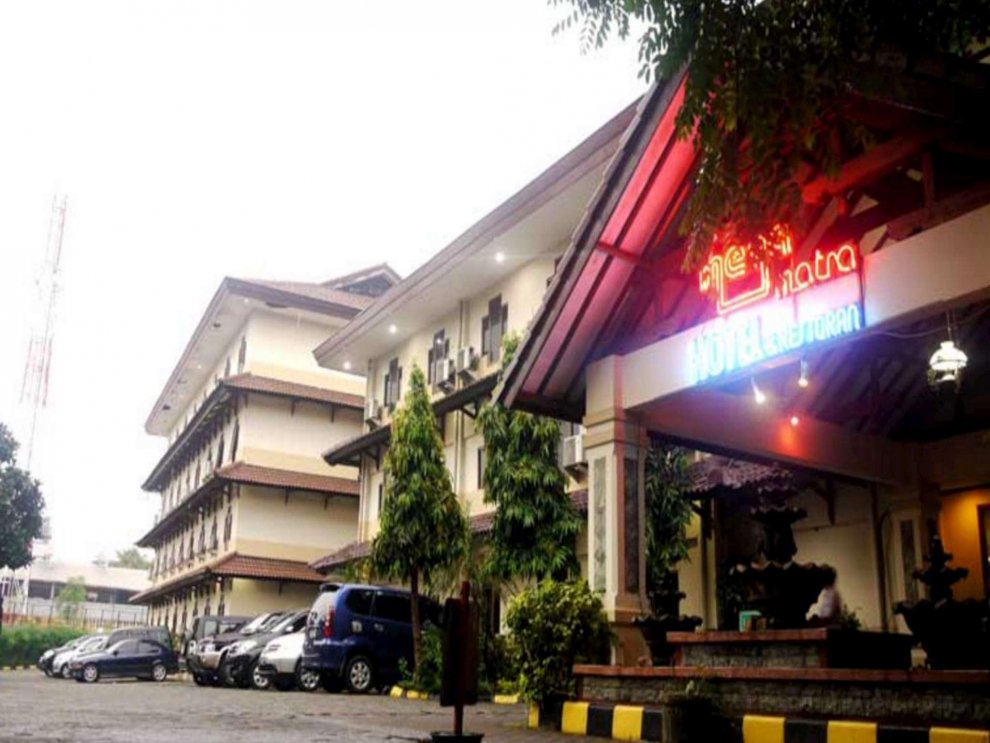 Khách sạn Mega Matra