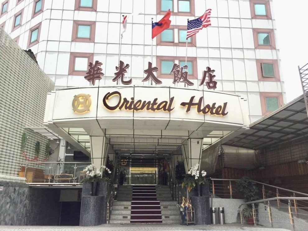Khách sạn Oriental