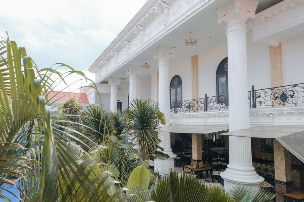 Khách sạn The Grand Palace Yogyakarta