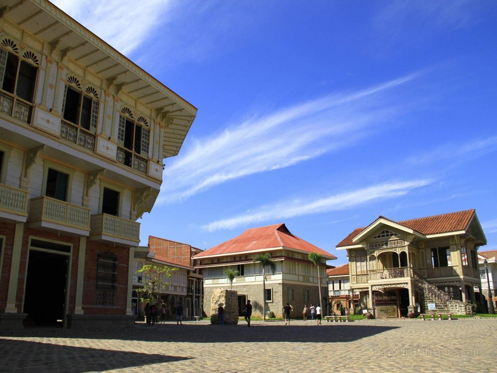Las Casas Filipinas de Acuzar Resort