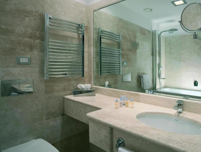 Khách sạn DoubleTree by Hilton Olbia - Sardinia