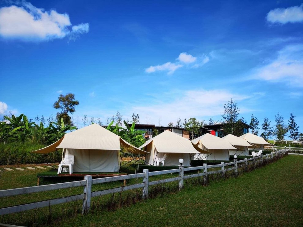 Kondee Cino Cafe and Glamping