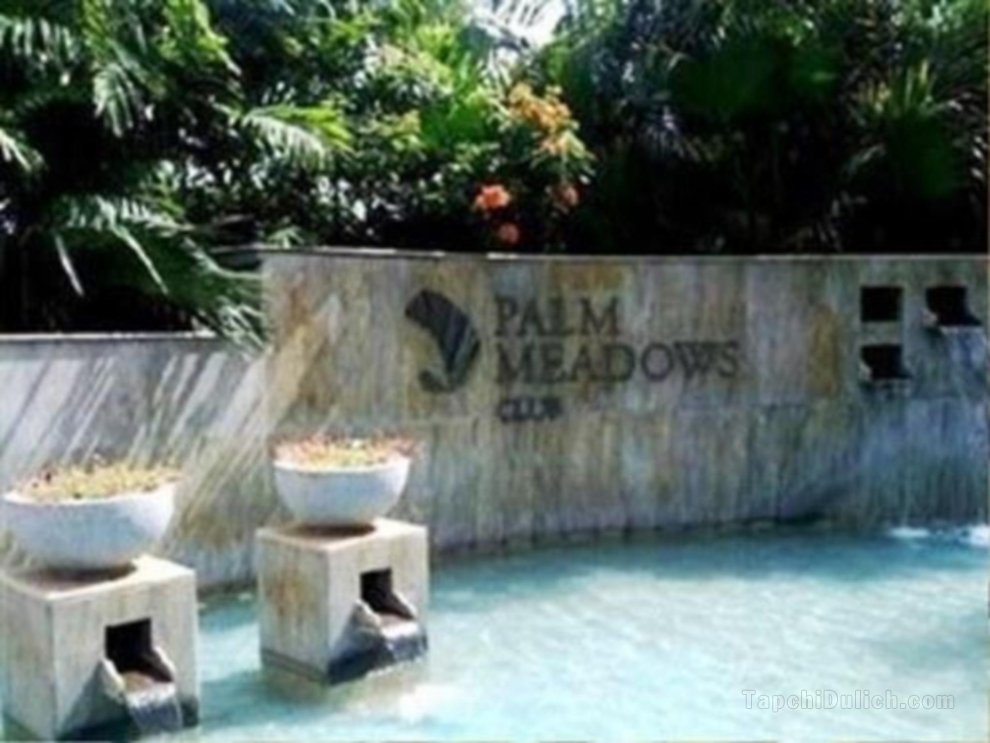 Palm Meadows Resort