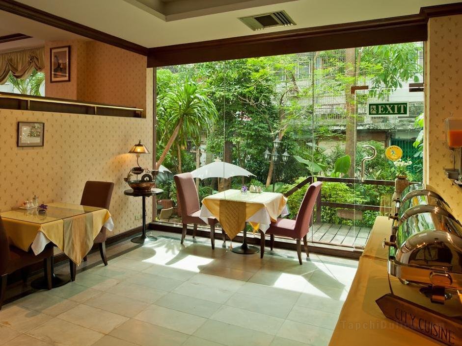 Khách sạn Silom City