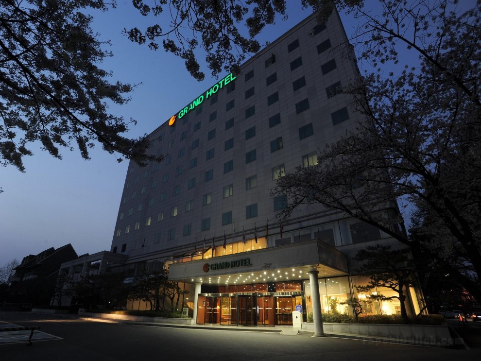 Khách sạn Onyang Grand