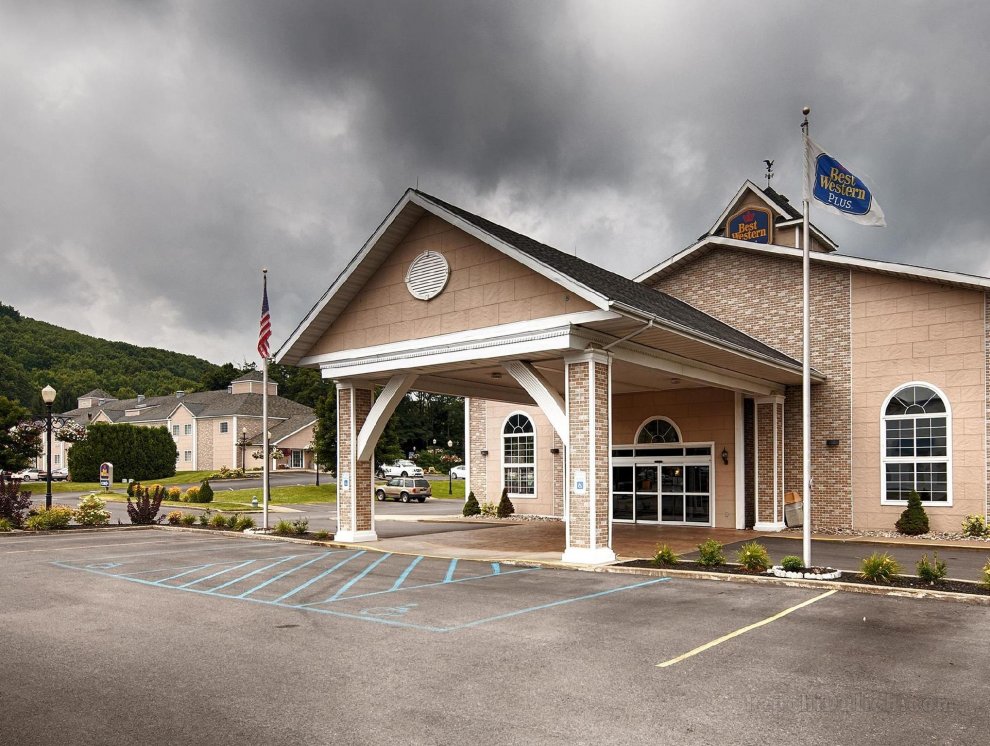 Best Western Plus Cooperstown Inn and Suites