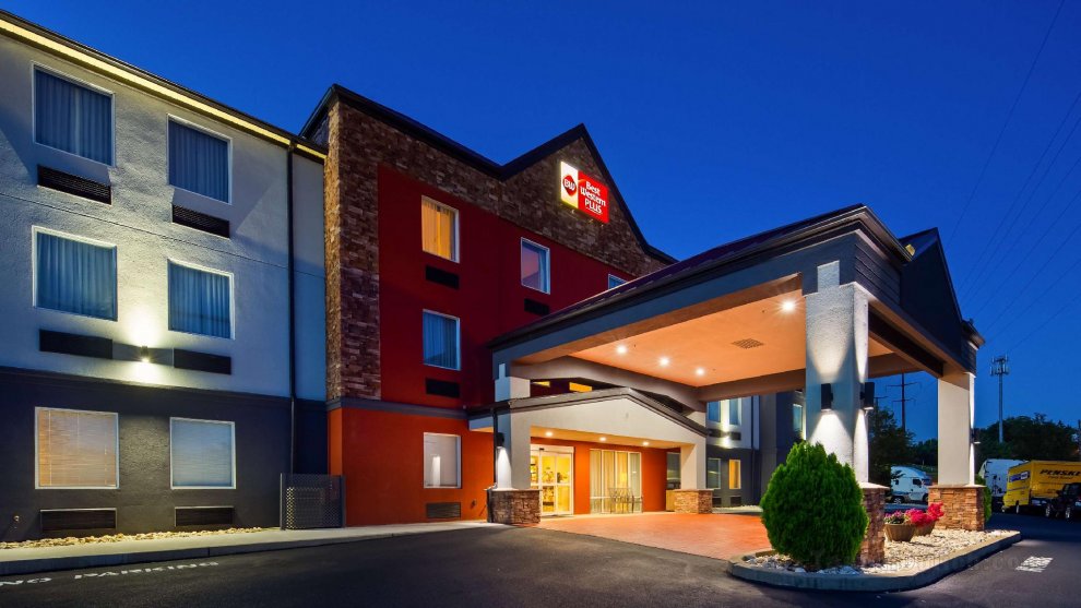 Best Western Plus New Cumberland Inn and Suites