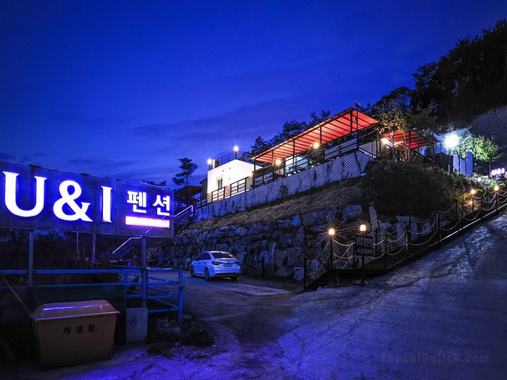 Yeongwol You & I House - Blue