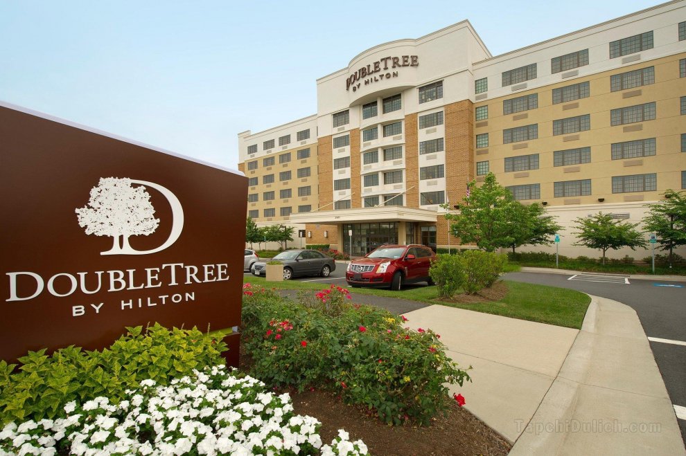 Khách sạn DoubleTree by Hilton Sterling - Dulles Airport