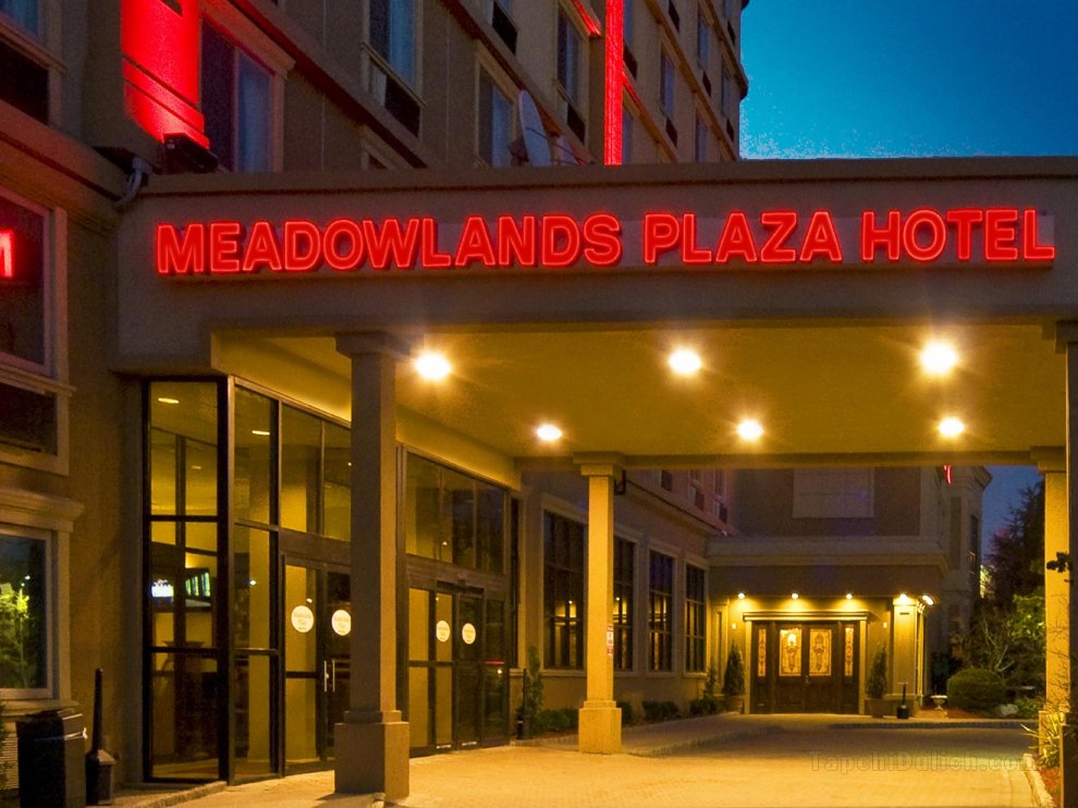 Khách sạn Meadowlands Plaza