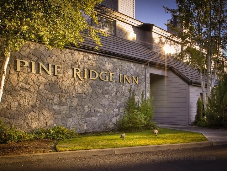 Pine Ridge Inn