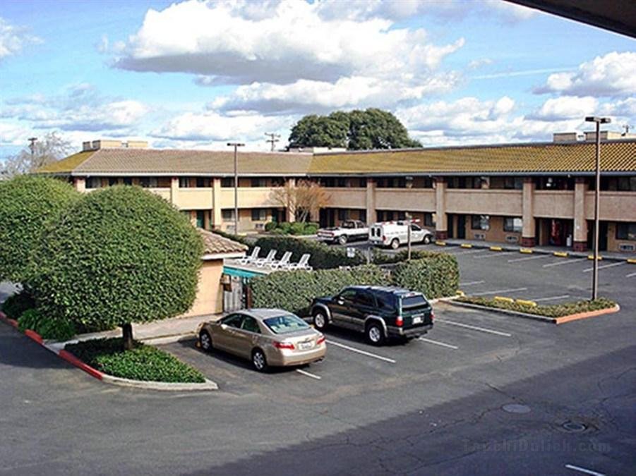 Motel 6 Oakdale, Ca