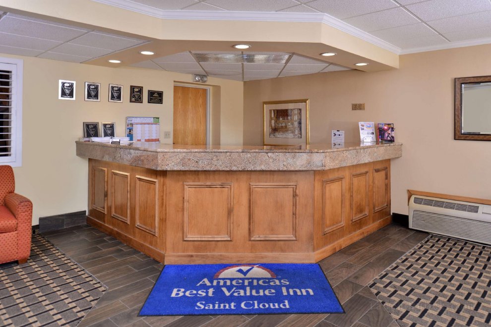Americas Best Value Inn & Suites St. Cloud
