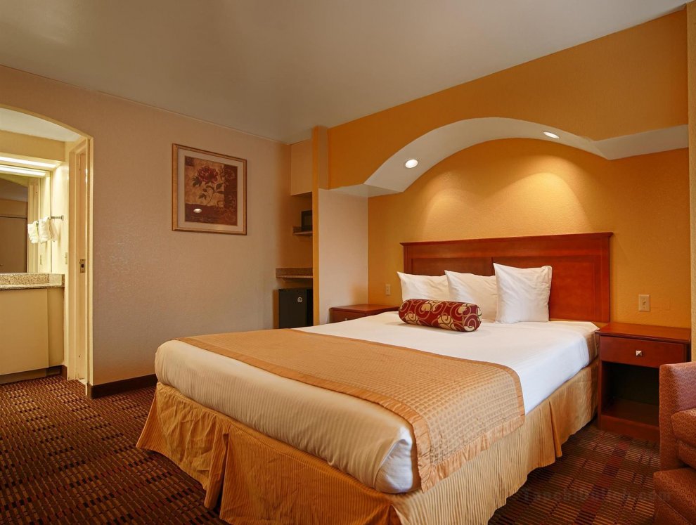 Khách sạn Sure Stay by Best Western East Brunswick Inn