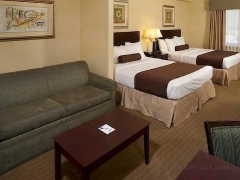 Holiday Inn Express And Suites Williamstown Glassboro