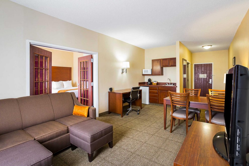 Comfort Suites Twinsburg