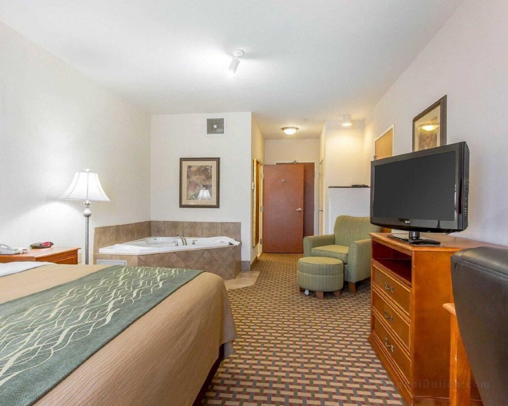Comfort Inn & Suites Norman near University