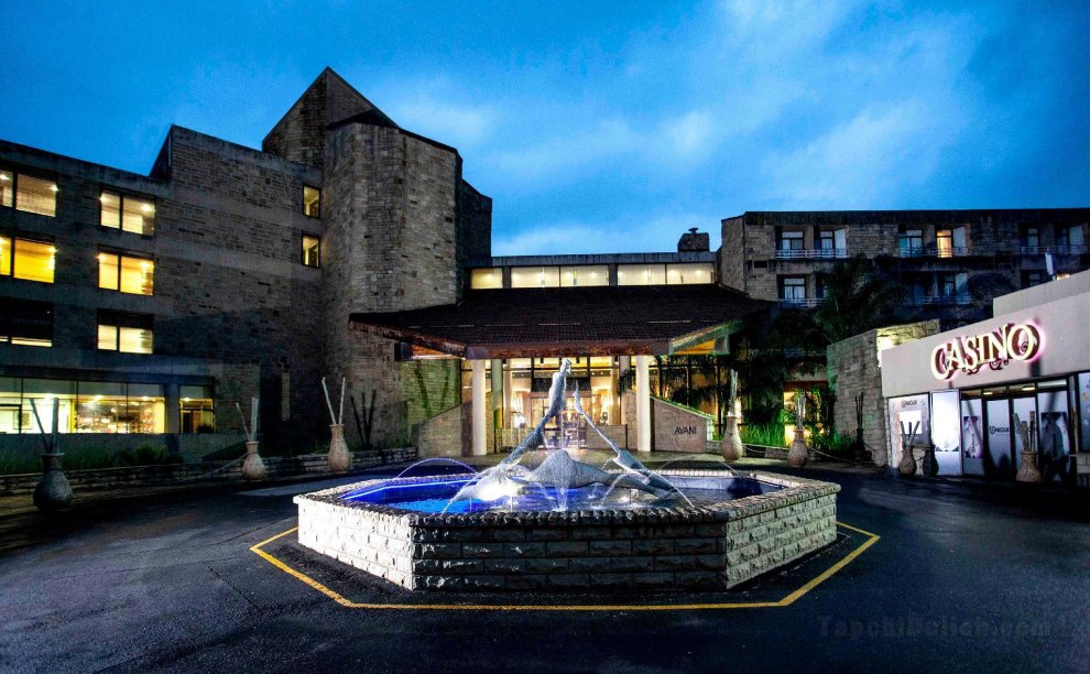 Khách sạn Avani Lesotho & Casino