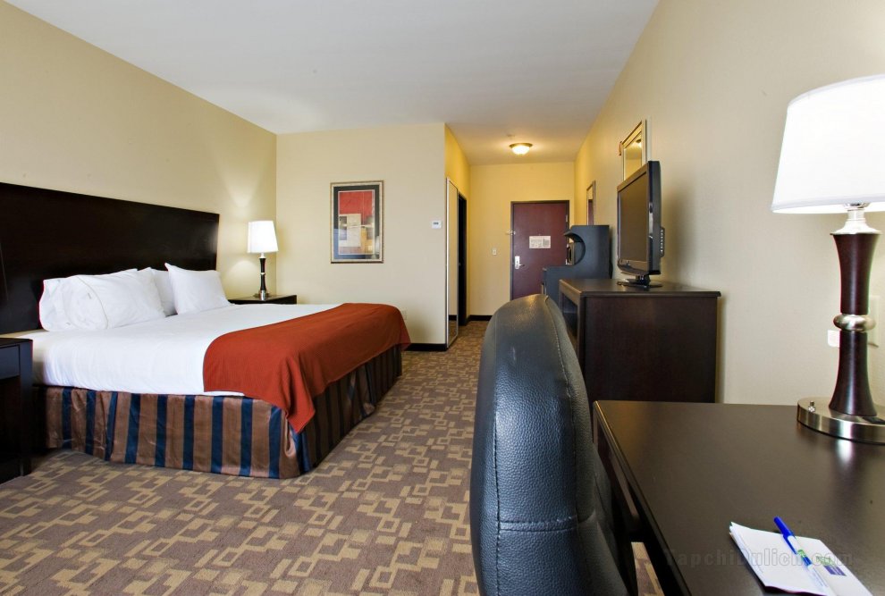Holiday Inn Express and Suites Snyder