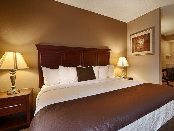Khách sạn Best Western Plus Russellville and Suites