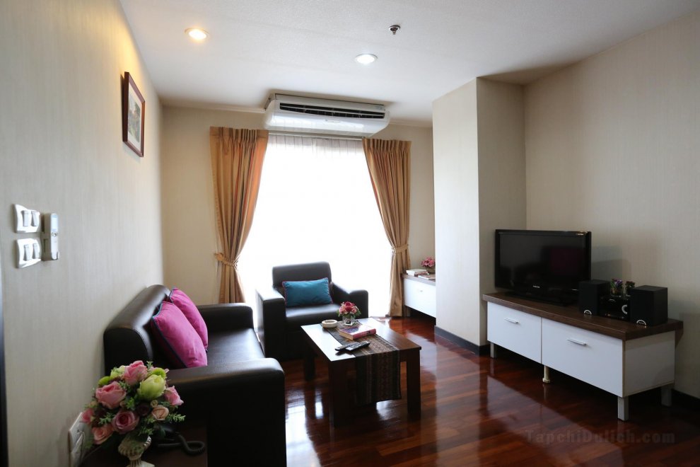 J Town serviced Apartments&hotel (SHA Extra Plus)
