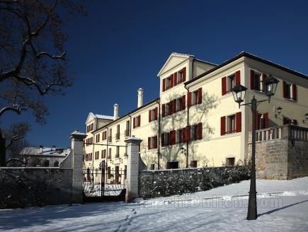 Khách sạn Park Villa Carpenada