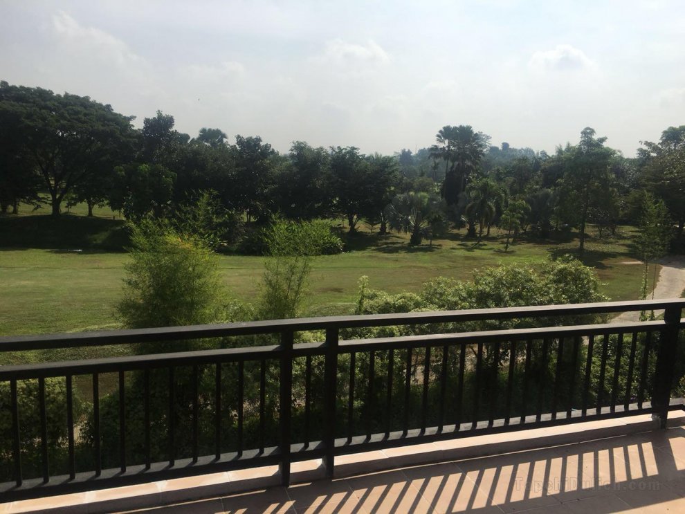 golf view villa