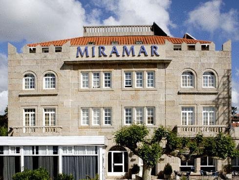Khách sạn Miramar