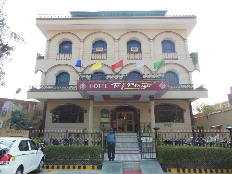 Khách sạn Taj Plaza
