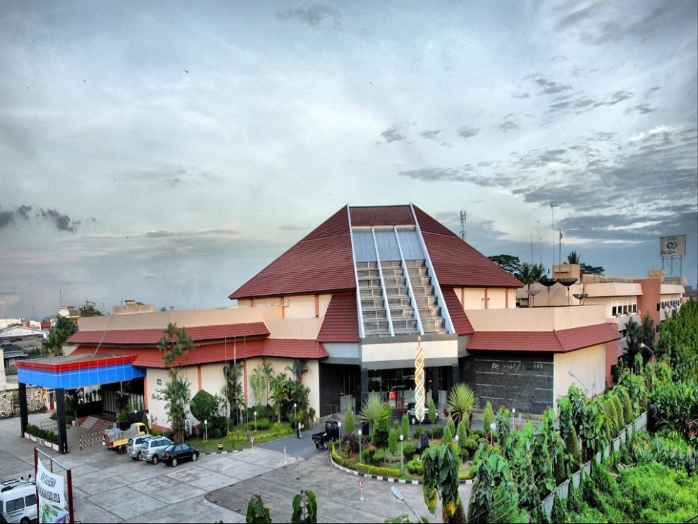 Khách sạn Kapuas Palace