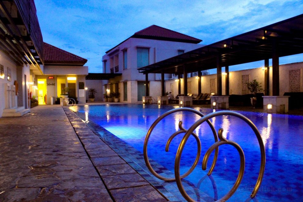 Khách sạn Grand Surya Kediri